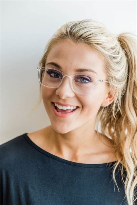 blonde glasses facial|Best Glasses Frames for Blonde Hair: Expert Recommendations。